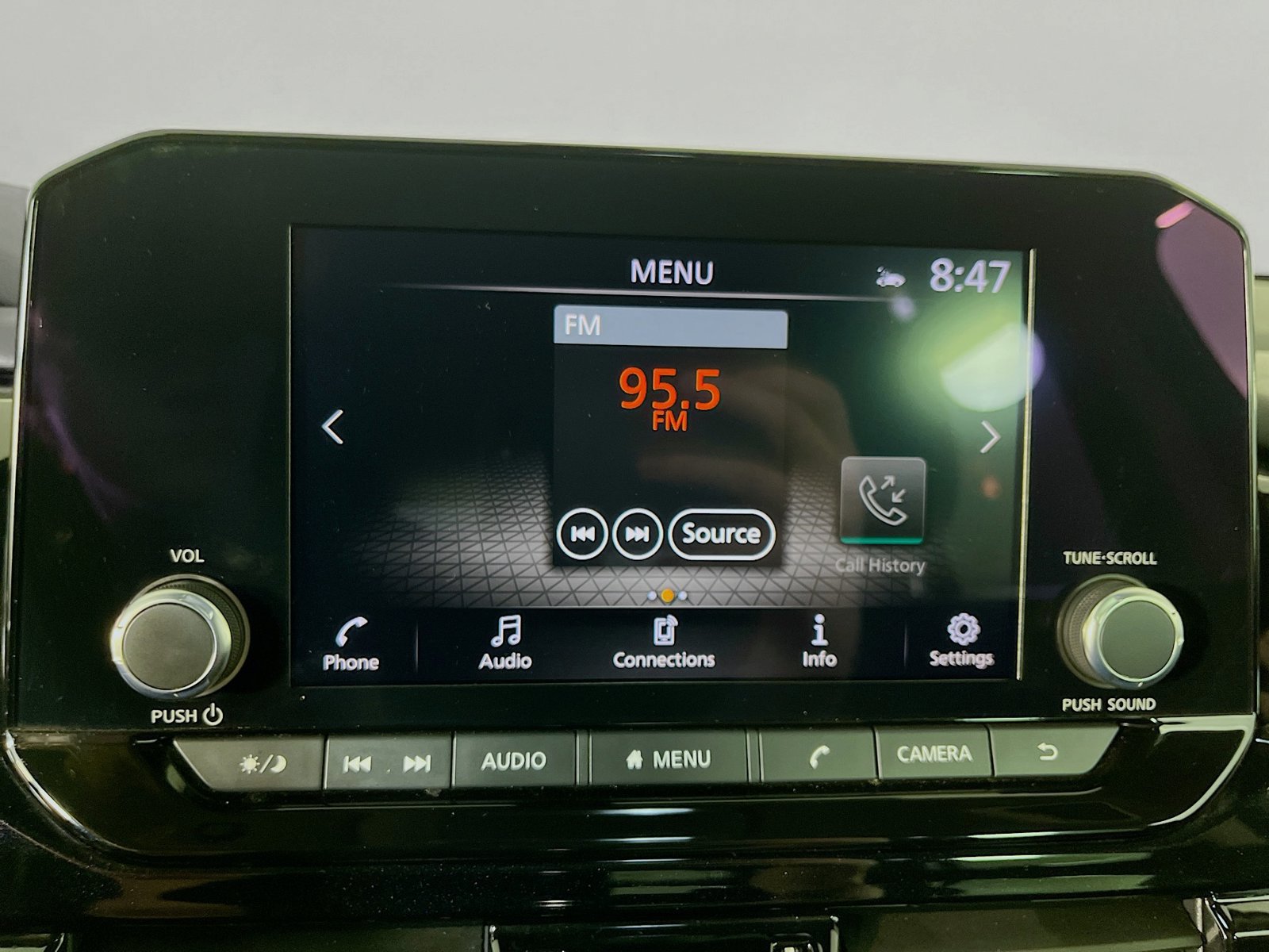 Used 2024 Nissan Pathfinder SV FWD image 19