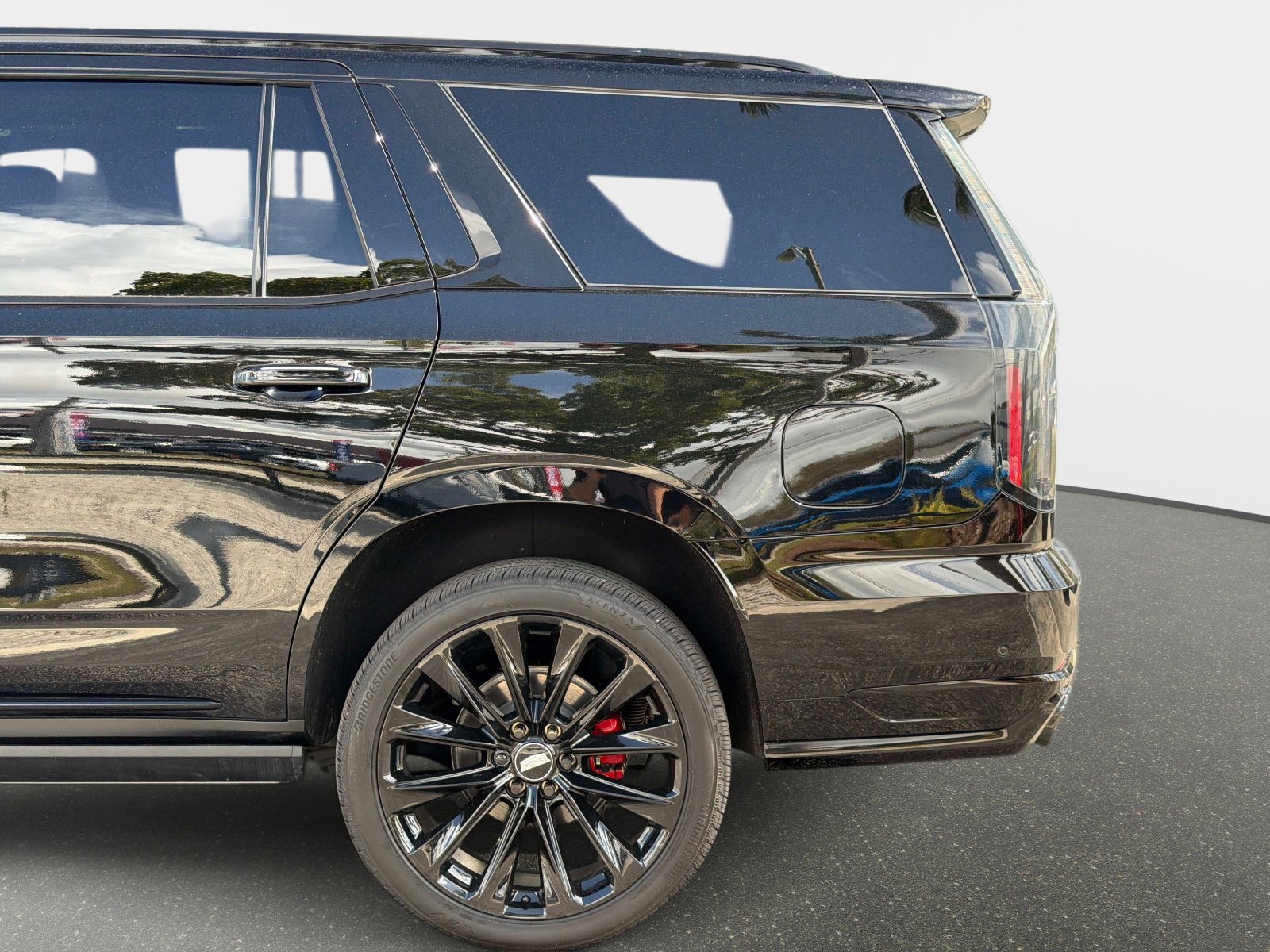 Used 2026 Cadillac Escalade V w/ LPO, ONYX Package AWD/4WD image 14