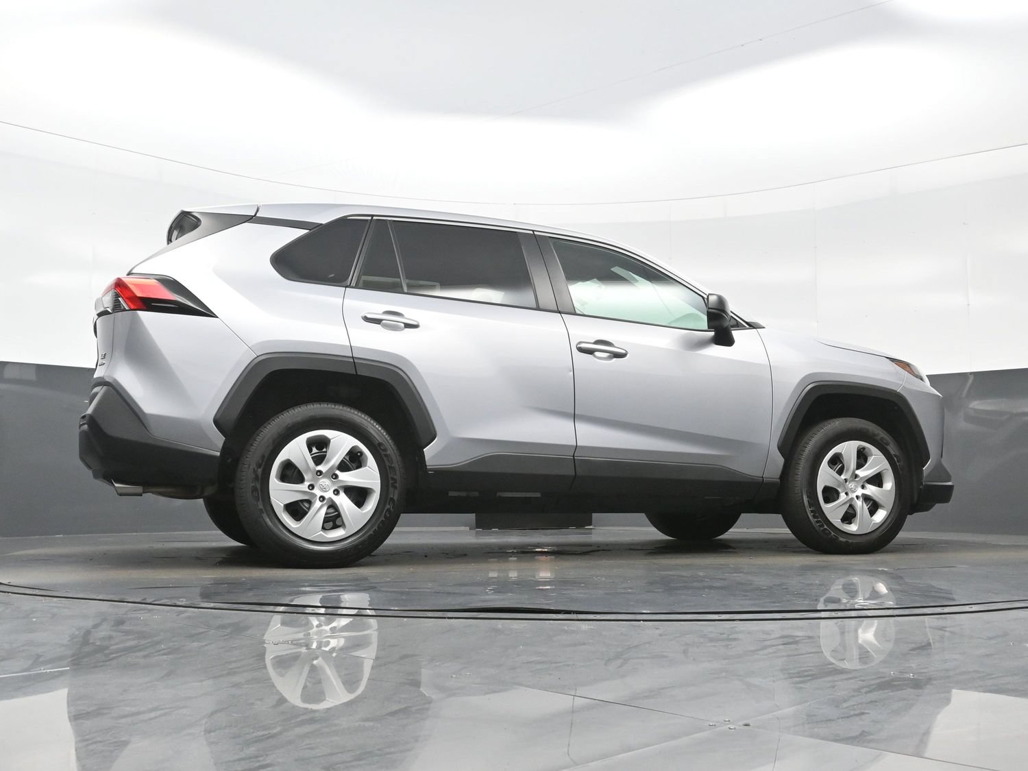 Used 2023 Toyota RAV4 LE AWD/4WD image 31