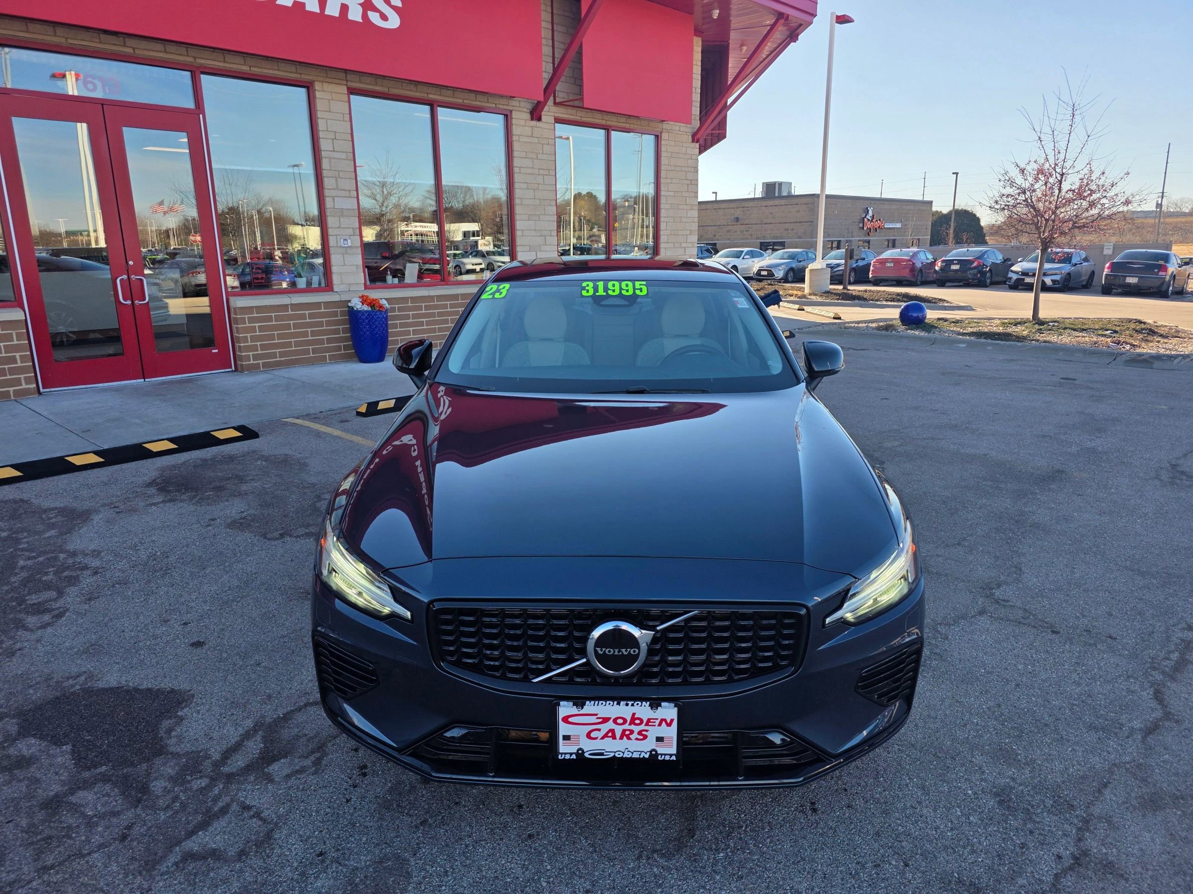 Used 2023 Volvo S60 T8 Core AWD/4WD image 2