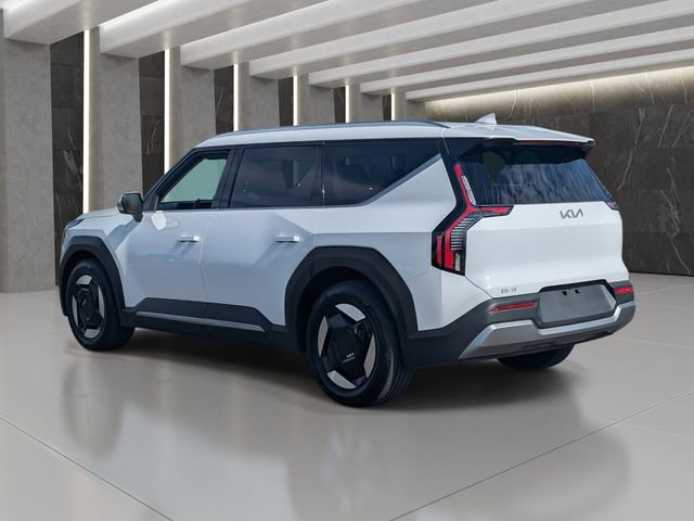 Used 2025 Kia EV9 Wind image 4