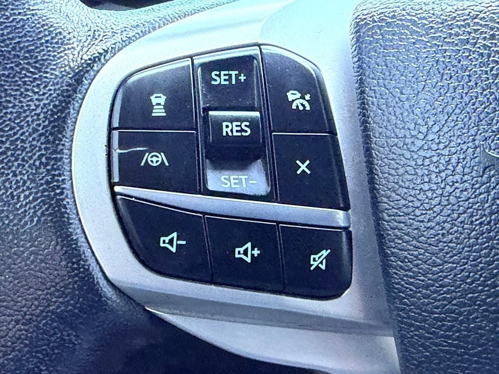 Used 2023 Ford Explorer XLT w/ Equipment Group 202A RWD image 25