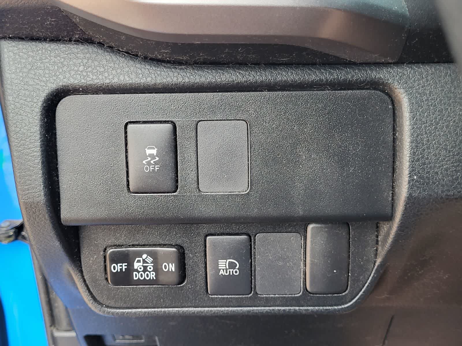 Used 2020 Toyota Tacoma SR5 RWD image 14
