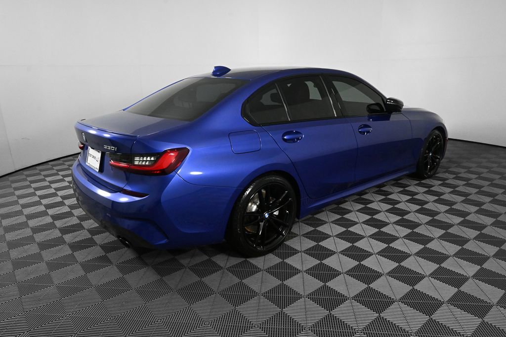 Used 2022 BMW 330i Sedan w/ M Sport Package RWD image 24