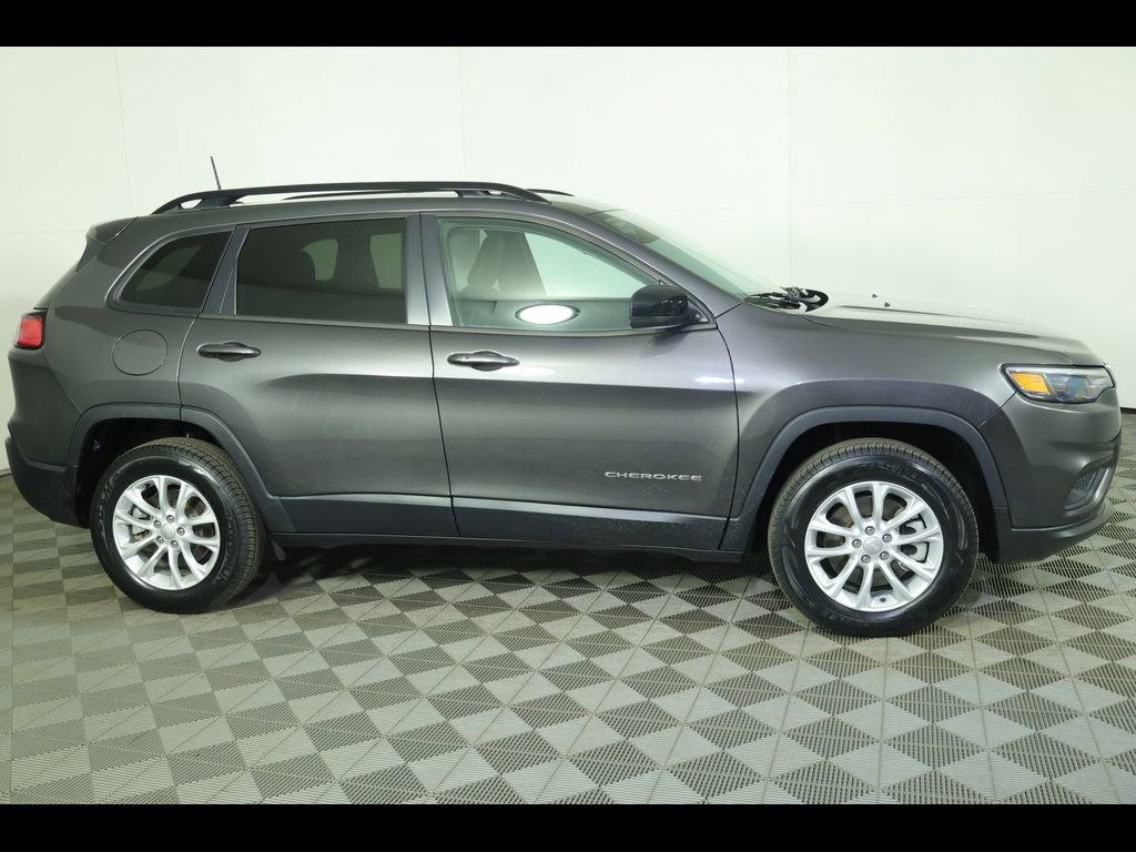 Used 2022 Jeep Cherokee Latitude Lux w/ Sun & Sound Group image 2