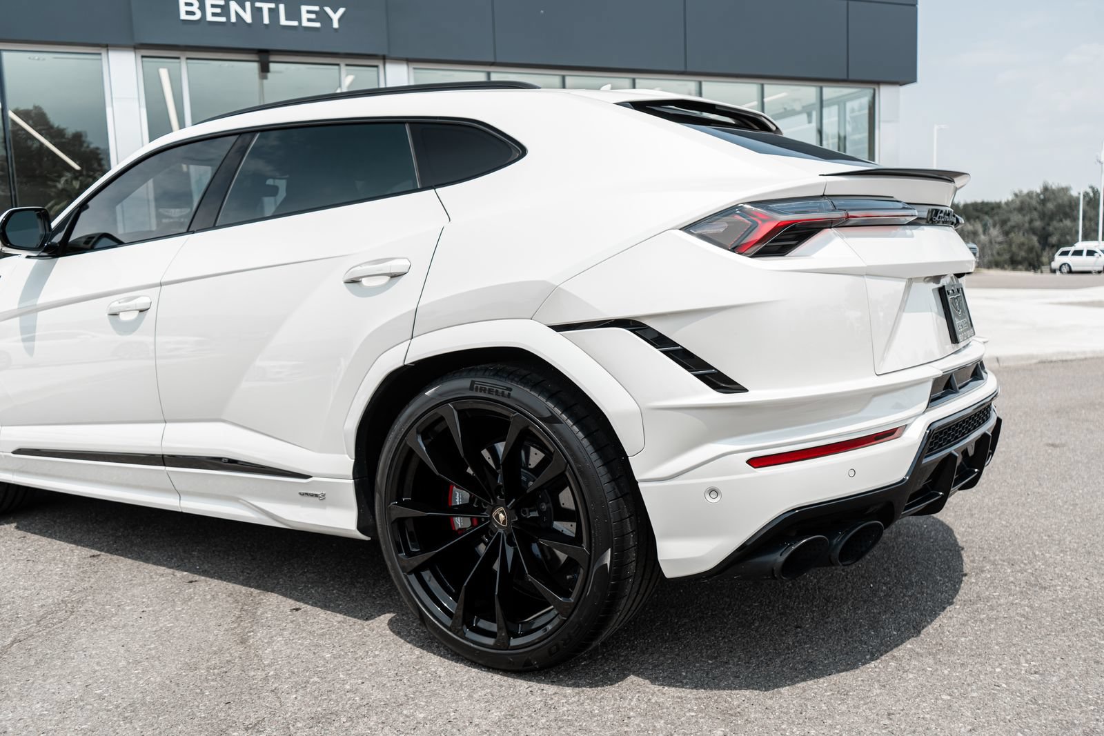 Used 2023 Lamborghini Urus S AWD/4WD image 9