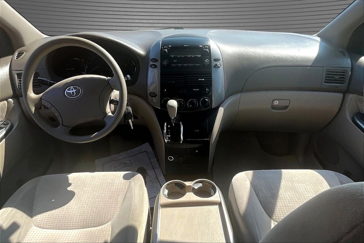 Used 2008 Toyota Sienna LE FWD image 7