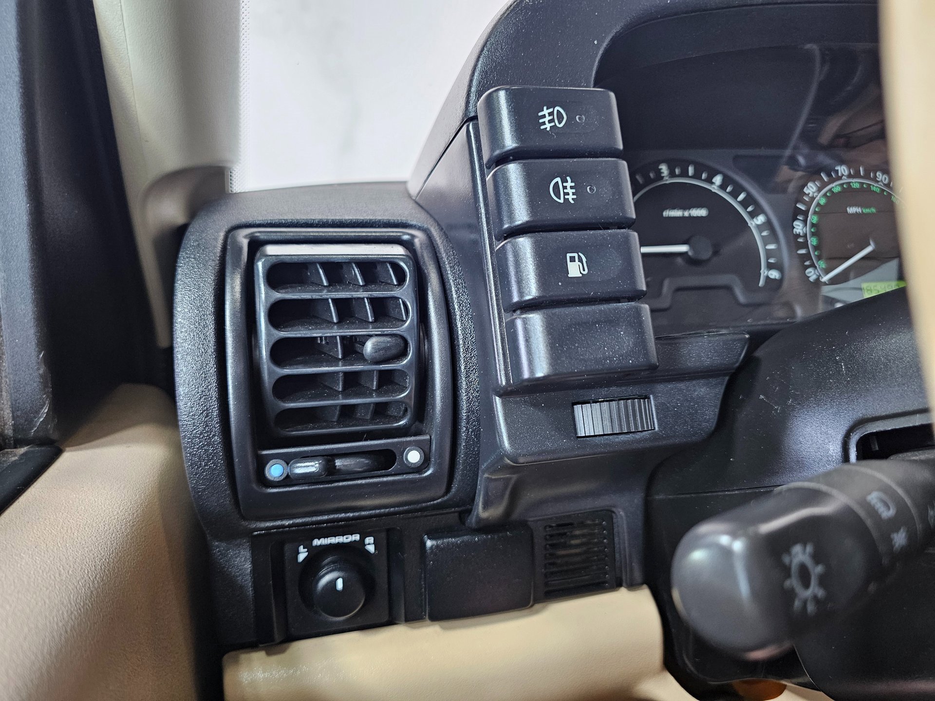 Used 2003 Land Rover Discovery SE image 34