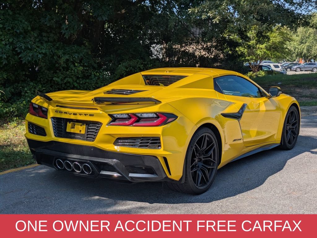 Used 2025 Chevrolet Corvette Z06 w/ Stealth Interior Trim Package RWD image 2