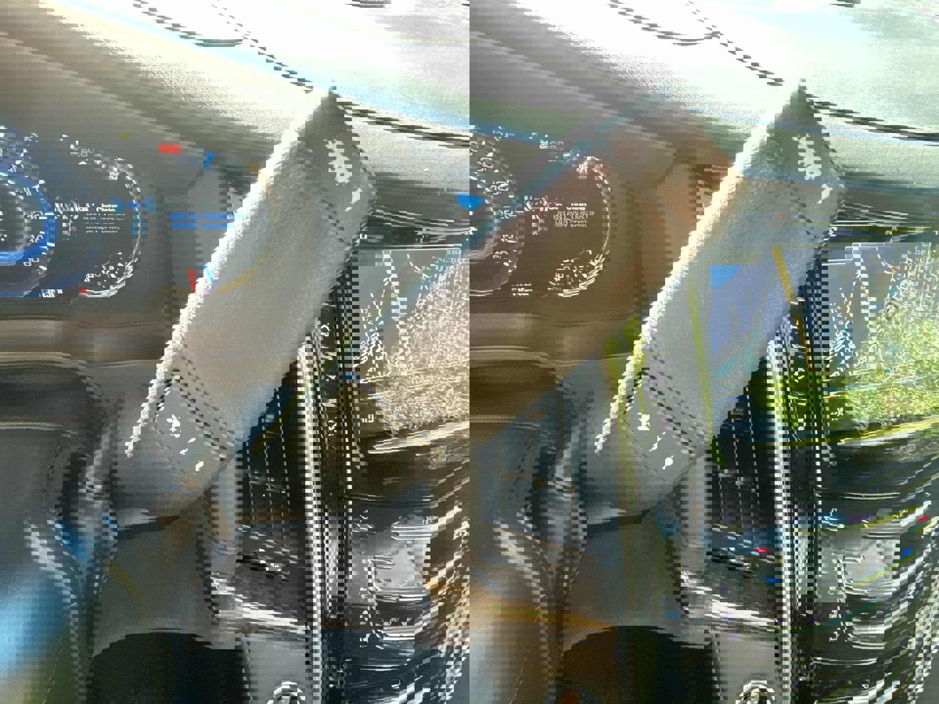 Used 2019 Cadillac Escalade Platinum image 30