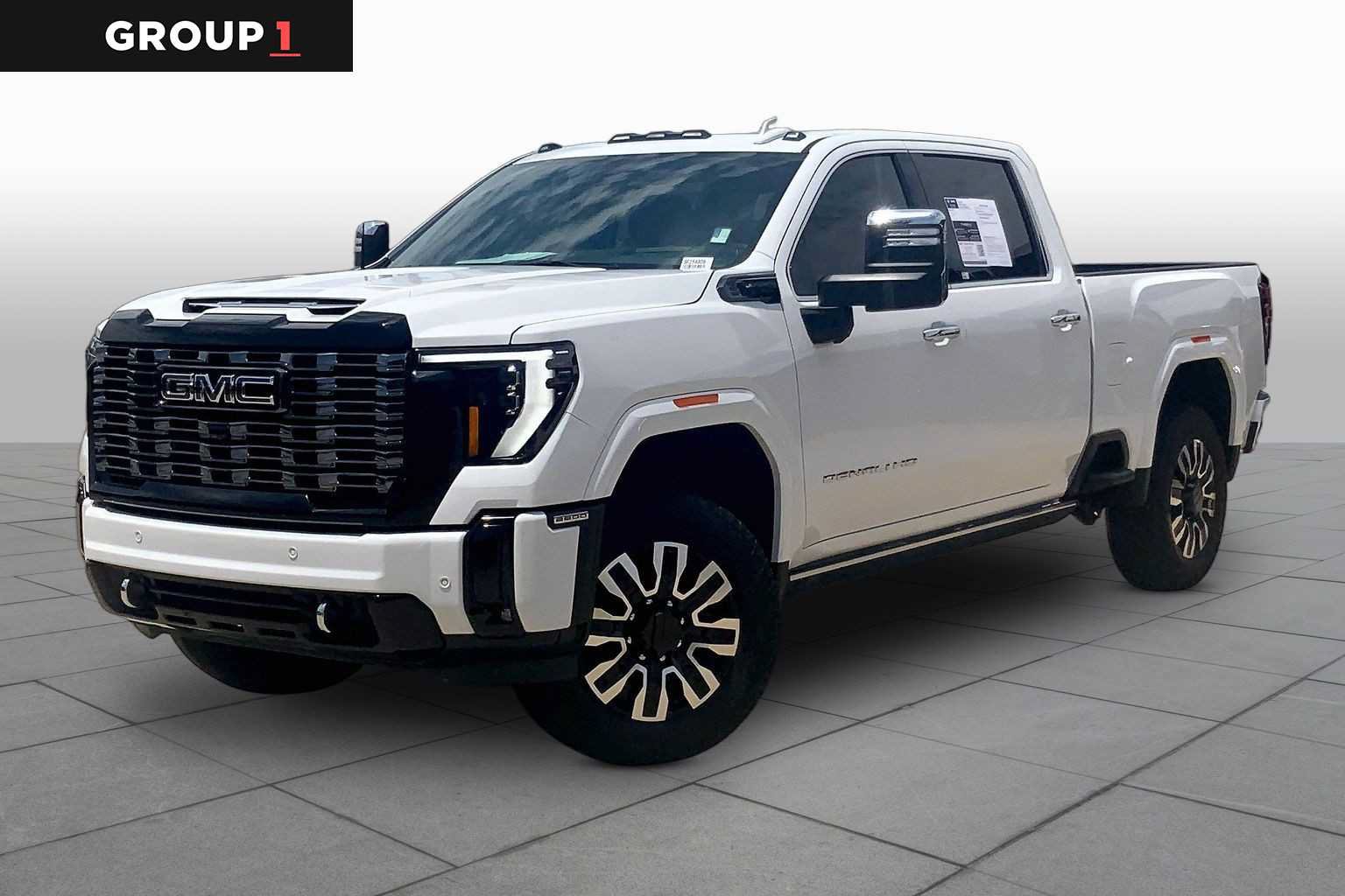 Certified 2025 GMC Sierra 2500 Denali Ultimate AWD/4WD image 1