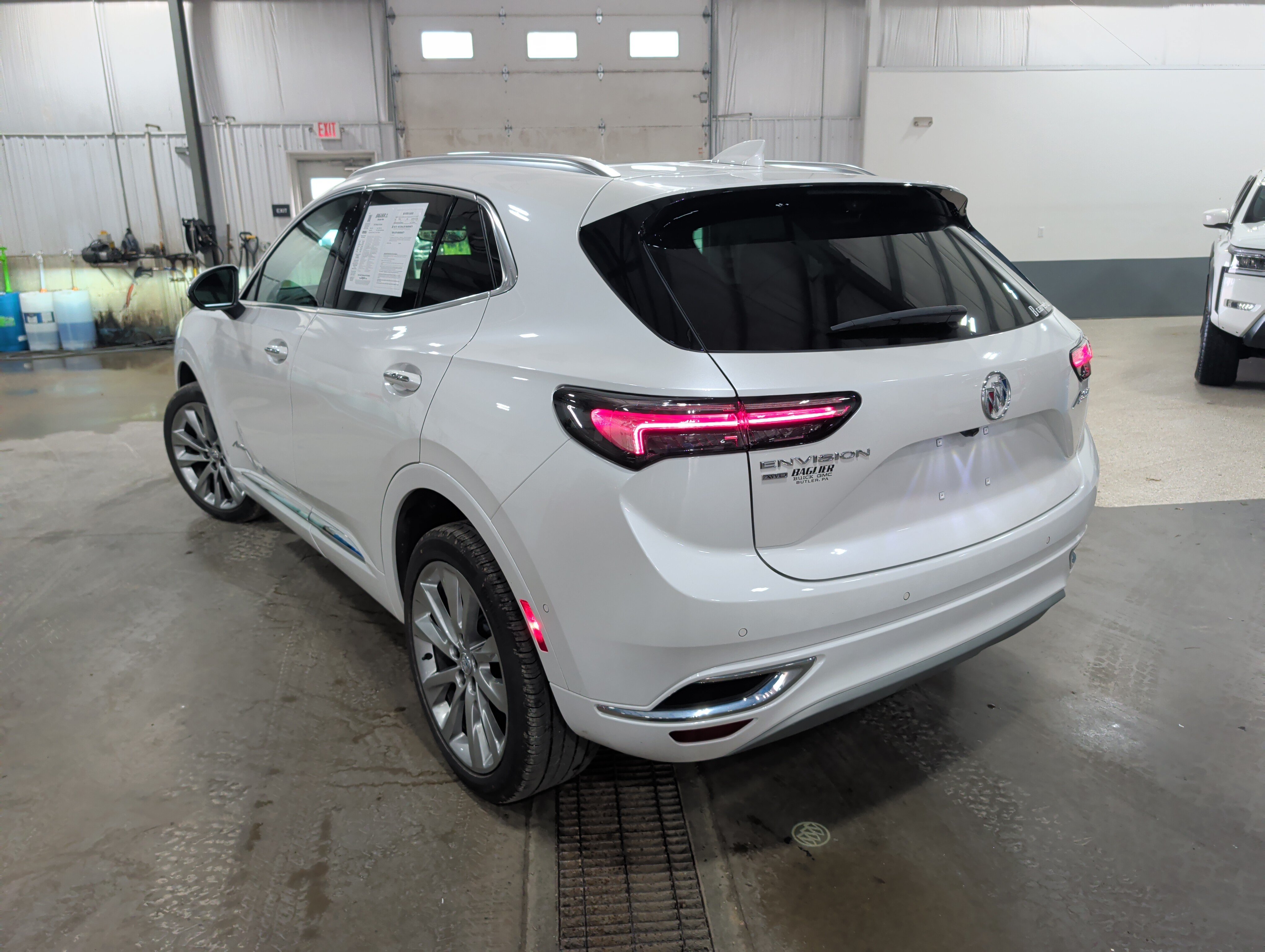 Used 2023 Buick Envision Avenir AWD/4WD image 4