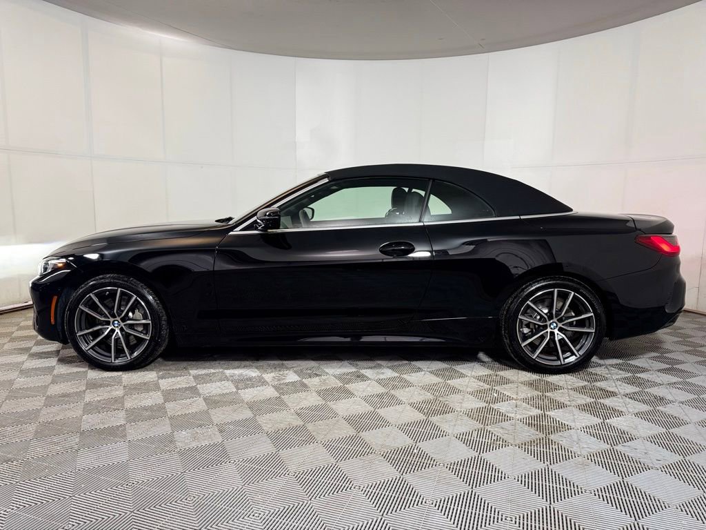 Used 2025 BMW 430i xDrive Convertible w/ Convenience Package image 3