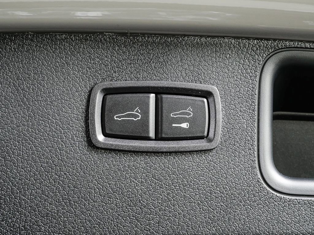 New 2026 Porsche Macan GTS image 35