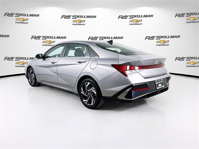 Used 2025 Hyundai Elantra SEL image 5