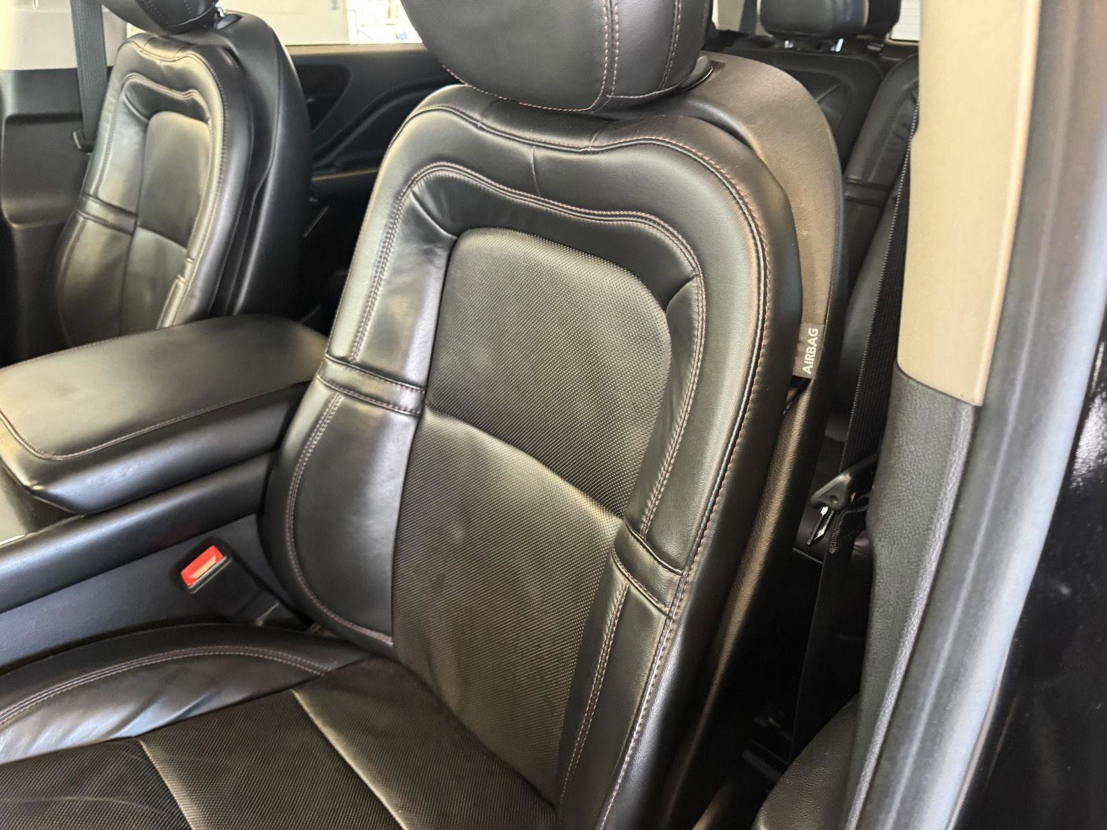 Used 2020 Lincoln Aviator Reserve w/ Equipment Group 201A image 18