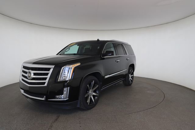 Used 2015 Cadillac Escalade Premium image 2