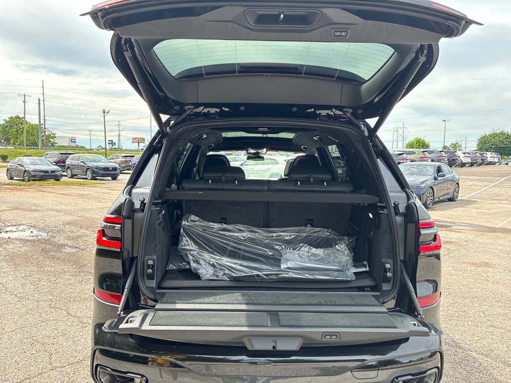 New 2027 BMW X7 xDrive40i w/ M Sport Package AWD/4WD image 19