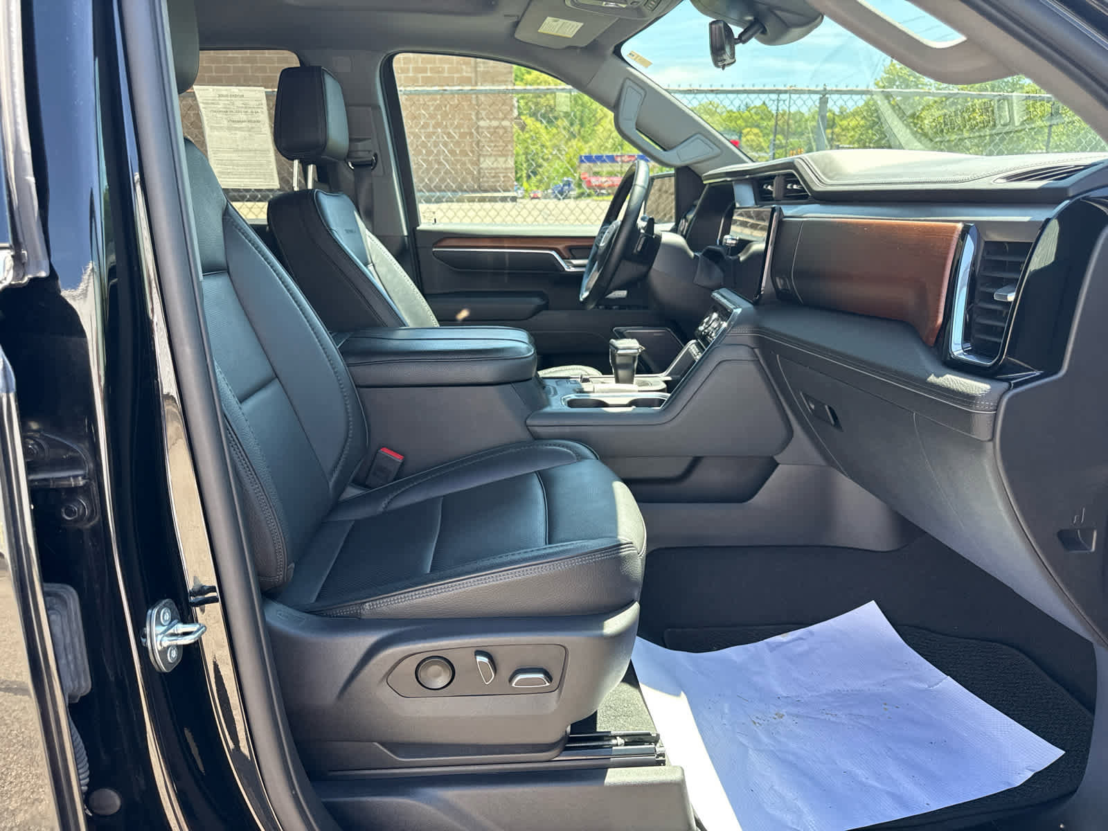Used 2023 GMC Sierra 1500 Denali w/ Denali Reserve Package AWD/4WD image 26