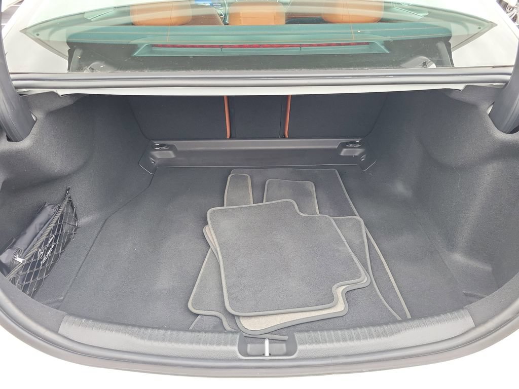 Used 2025 Mercedes-Benz C 300 4MATIC Sedan image 9