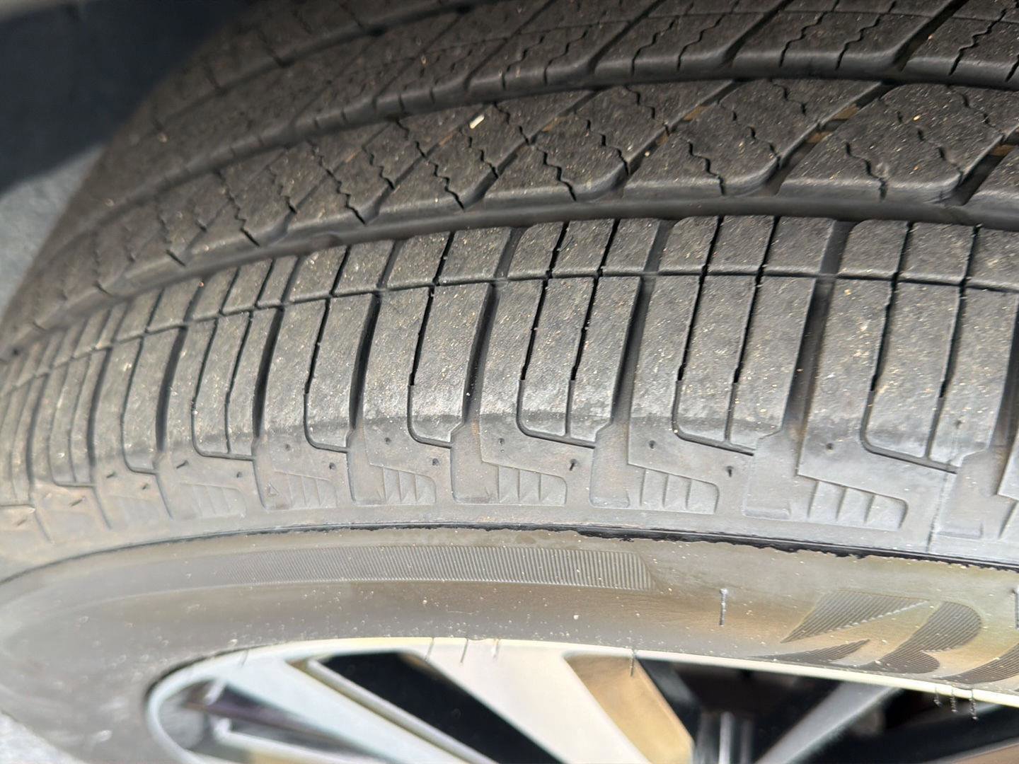 Used 2025 Nissan Pathfinder Platinum FWD image 45