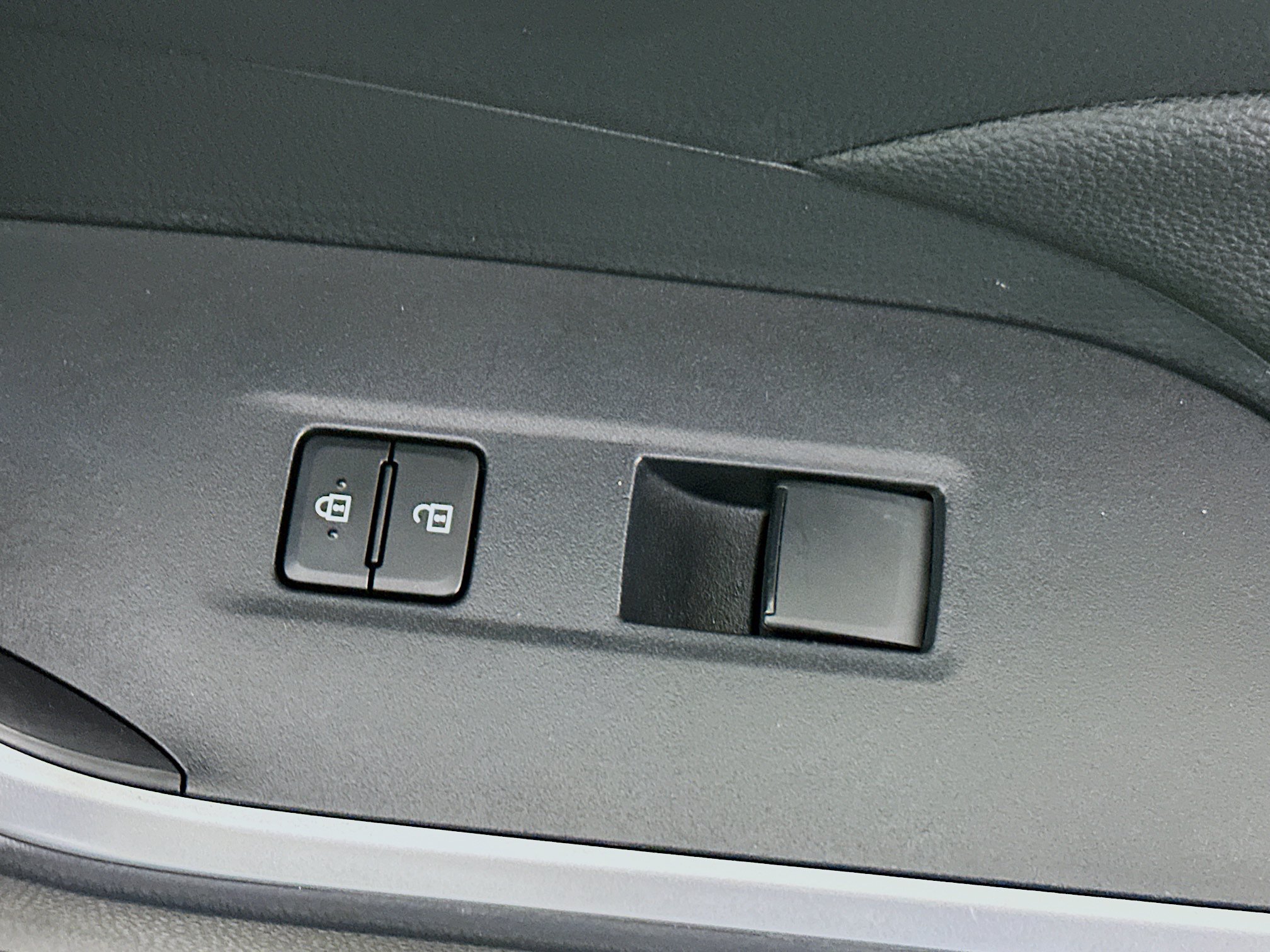 Certified 2025 Toyota RAV4 LE AWD/4WD image 28