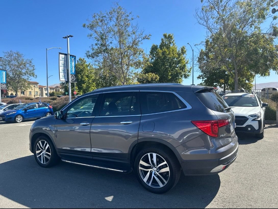 Used 2018 Honda Pilot Touring image 4