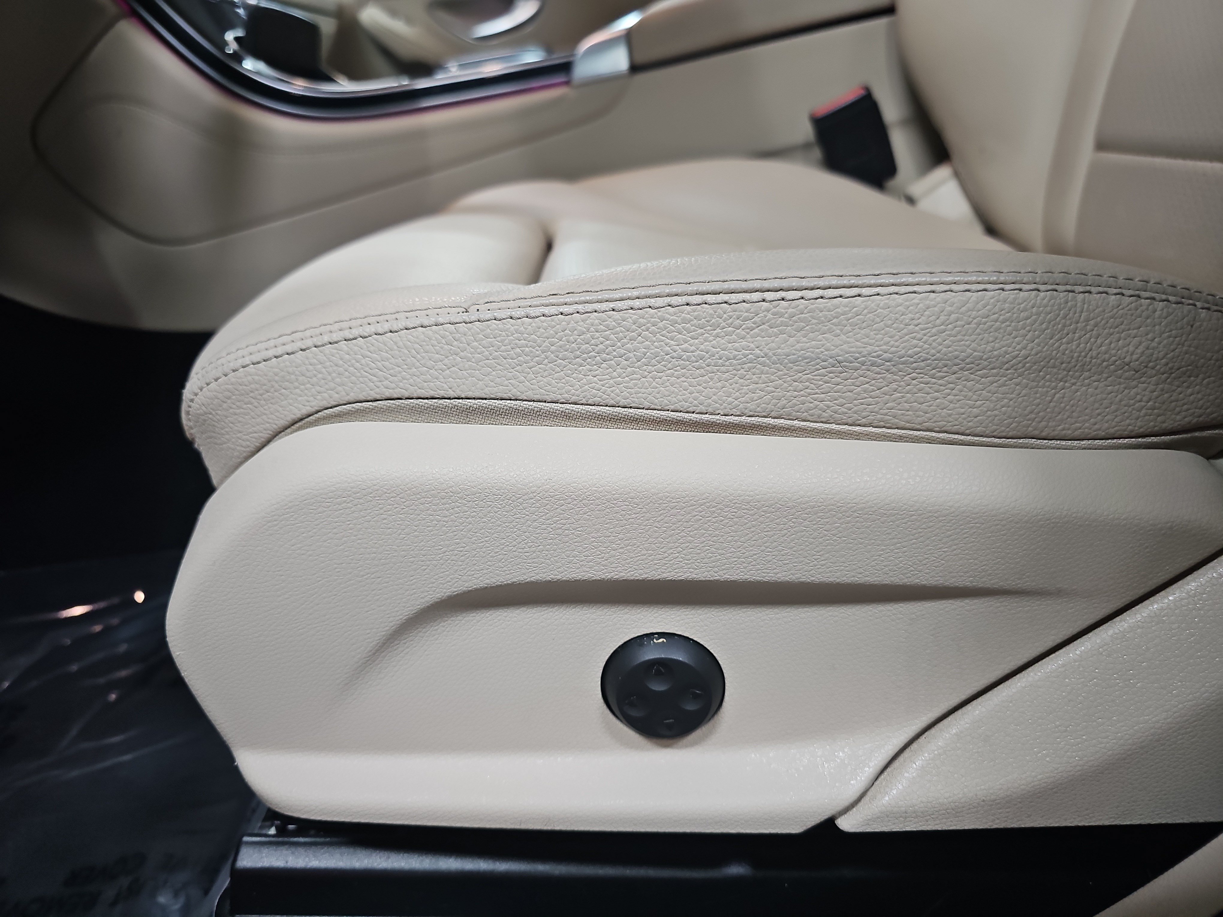 Used 2021 Mercedes-Benz GLC 300 image 28