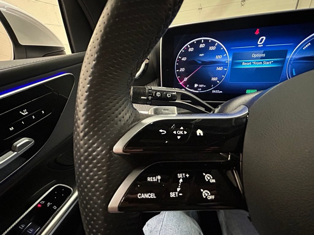 Used 2025 Mercedes-Benz GLC 350e 4MATIC image 22