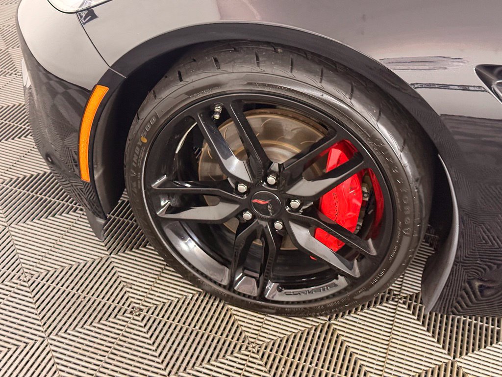Used 2019 Chevrolet Corvette Stingray Coupe RWD image 12