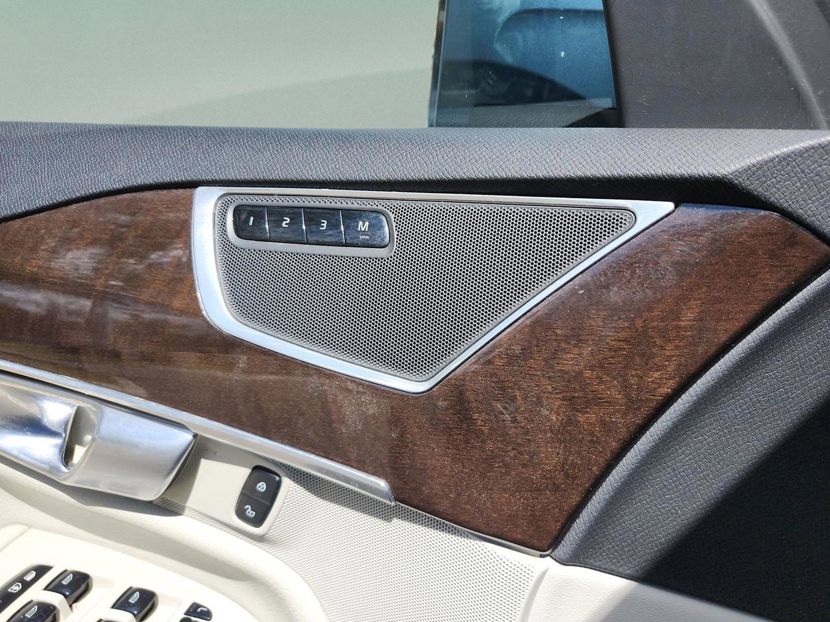 Used 2018 Volvo XC90 T5 Momentum w/ Convenience Package image 25