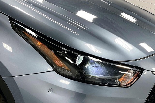 Used 2022 Toyota Highlander XLE image 31