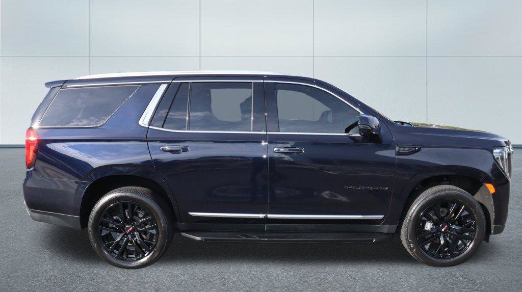 Used 2023 GMC Yukon SLT w/ SLT Premium Package AWD/4WD image 9
