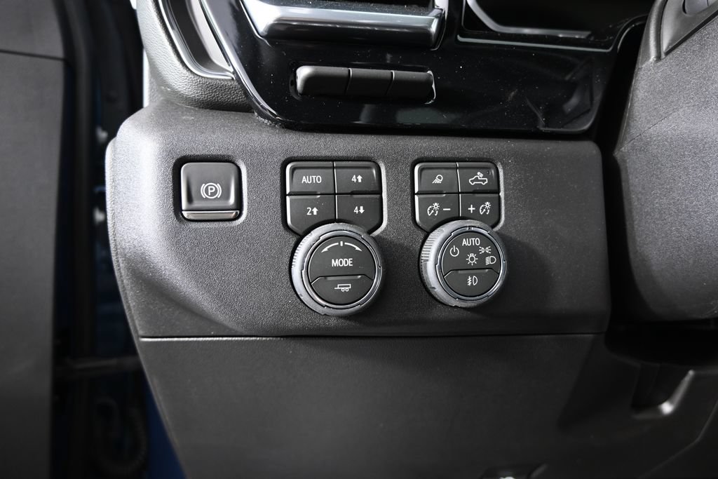New 2026 Chevrolet Silverado 2500 LTZ w/ LTZ Convenience Package AWD/4WD image 24