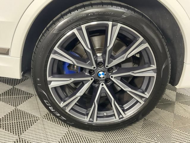 Used 2020 BMW X7 M50i w/ Dynamic Handling Package AWD/4WD image 35
