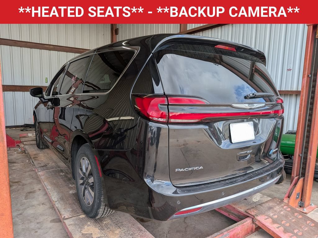 Used 2023 Chrysler Pacifica Touring-L FWD image 3