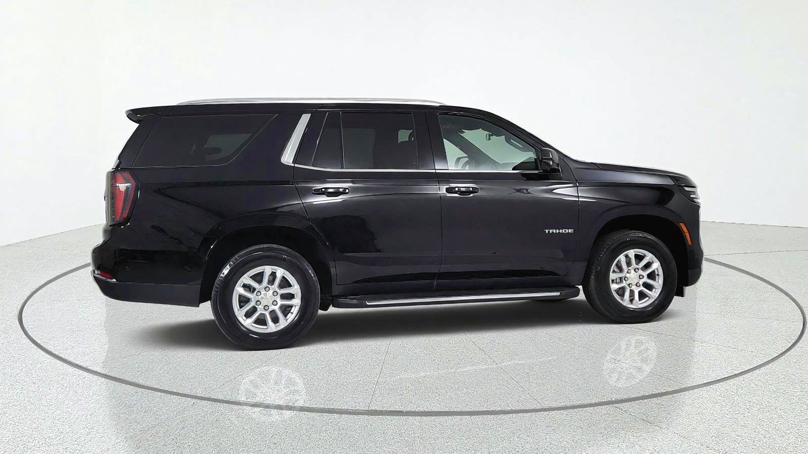 Used 2025 Chevrolet Tahoe LT AWD/4WD image 7