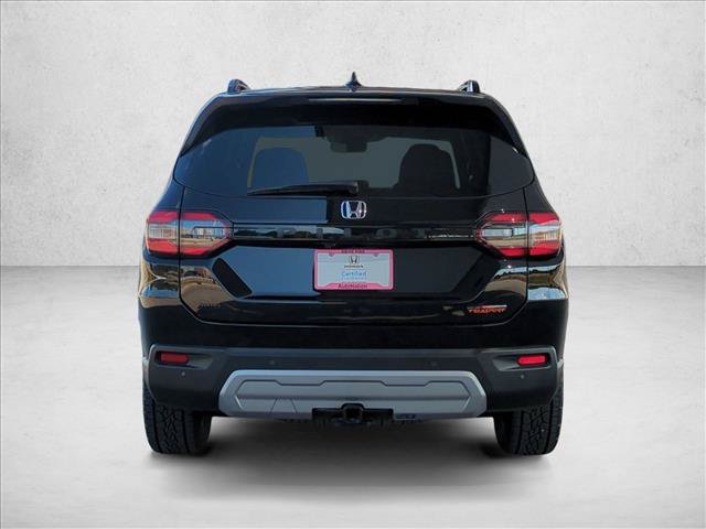 Certified 2025 Honda Pilot TrailSport image 7