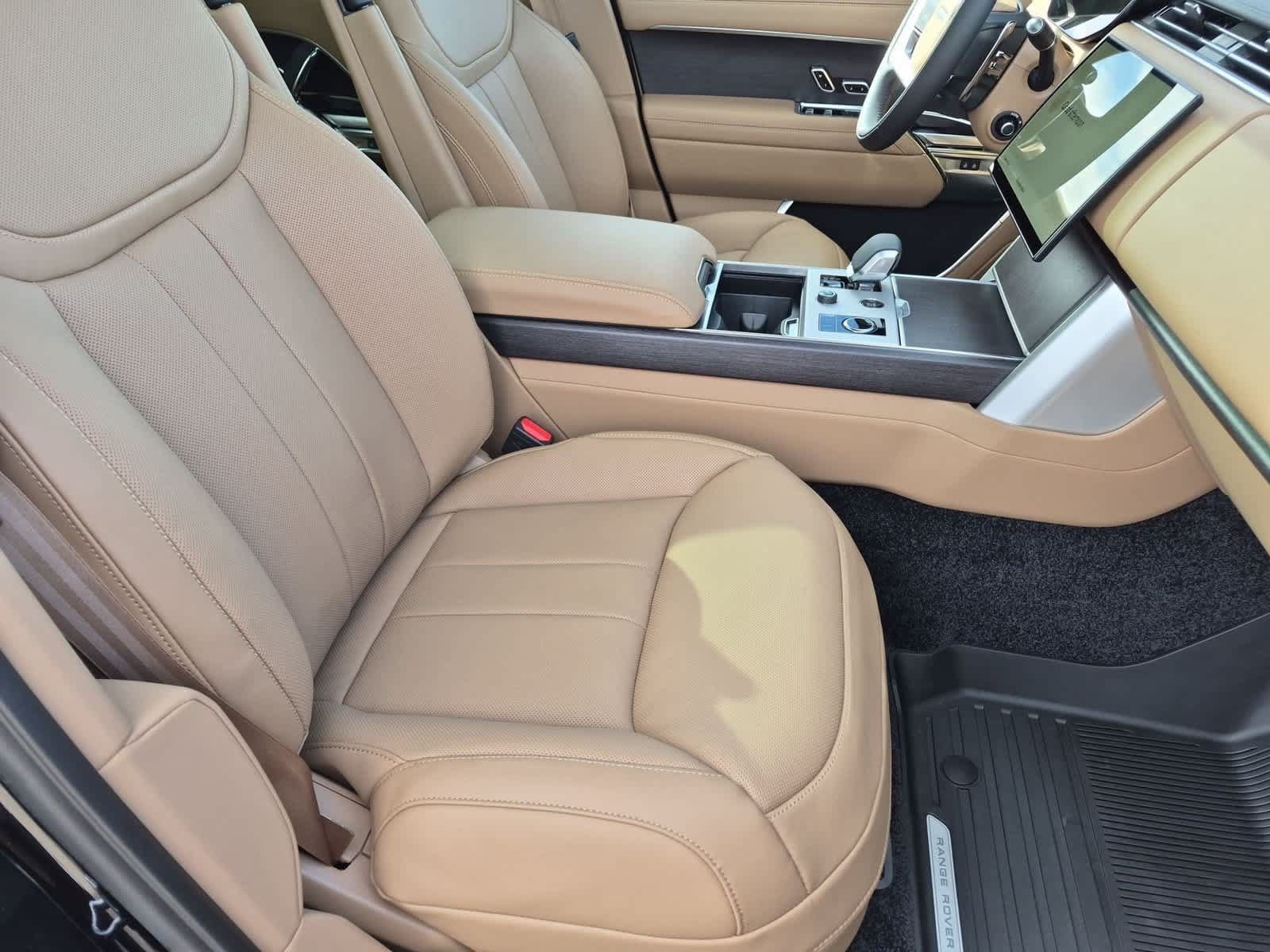 New 2027 Land Rover Range Rover Long Wheelbase SE AWD/4WD image 24