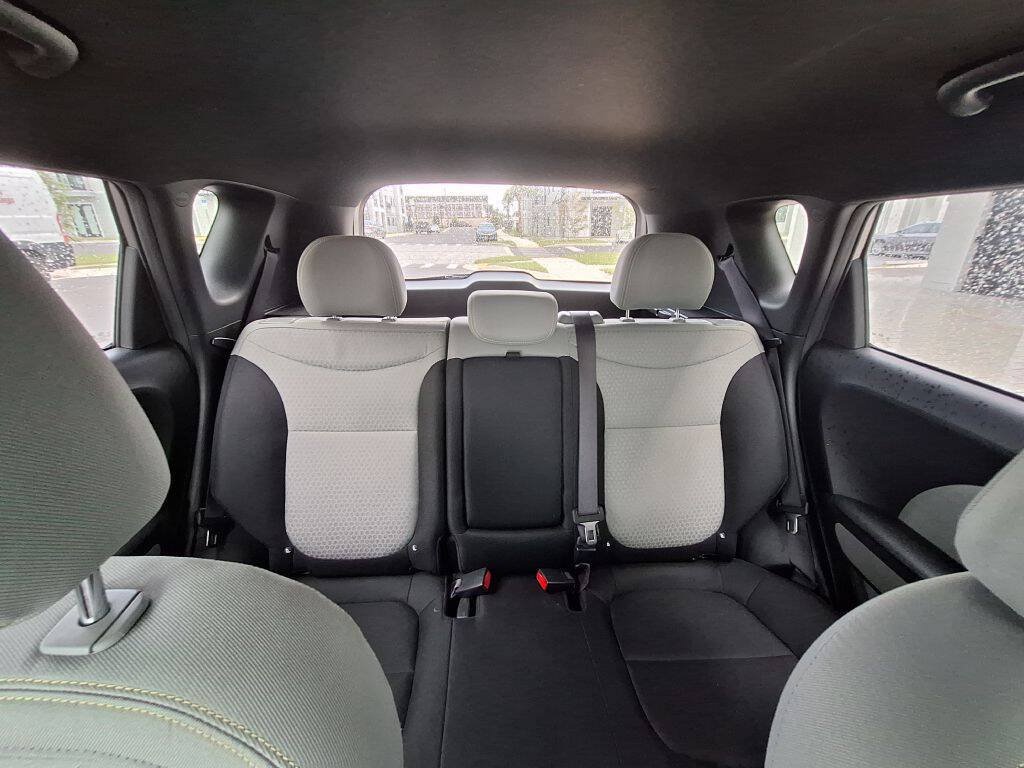 Used 2016 Kia Soul + FWD image 34