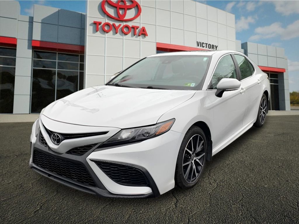 Used 2023 Toyota Camry SE w/ Convenience Package FWD image 7