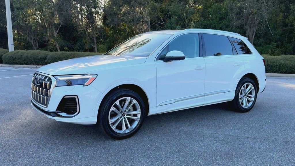 Used 2025 Audi Q7 3.0T Premium Plus image 4