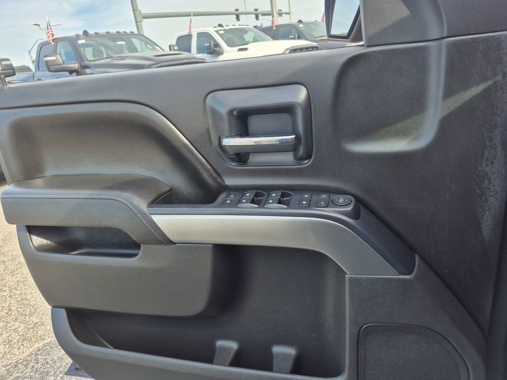 Used 2015 Chevrolet Silverado 1500 LT RWD image 16