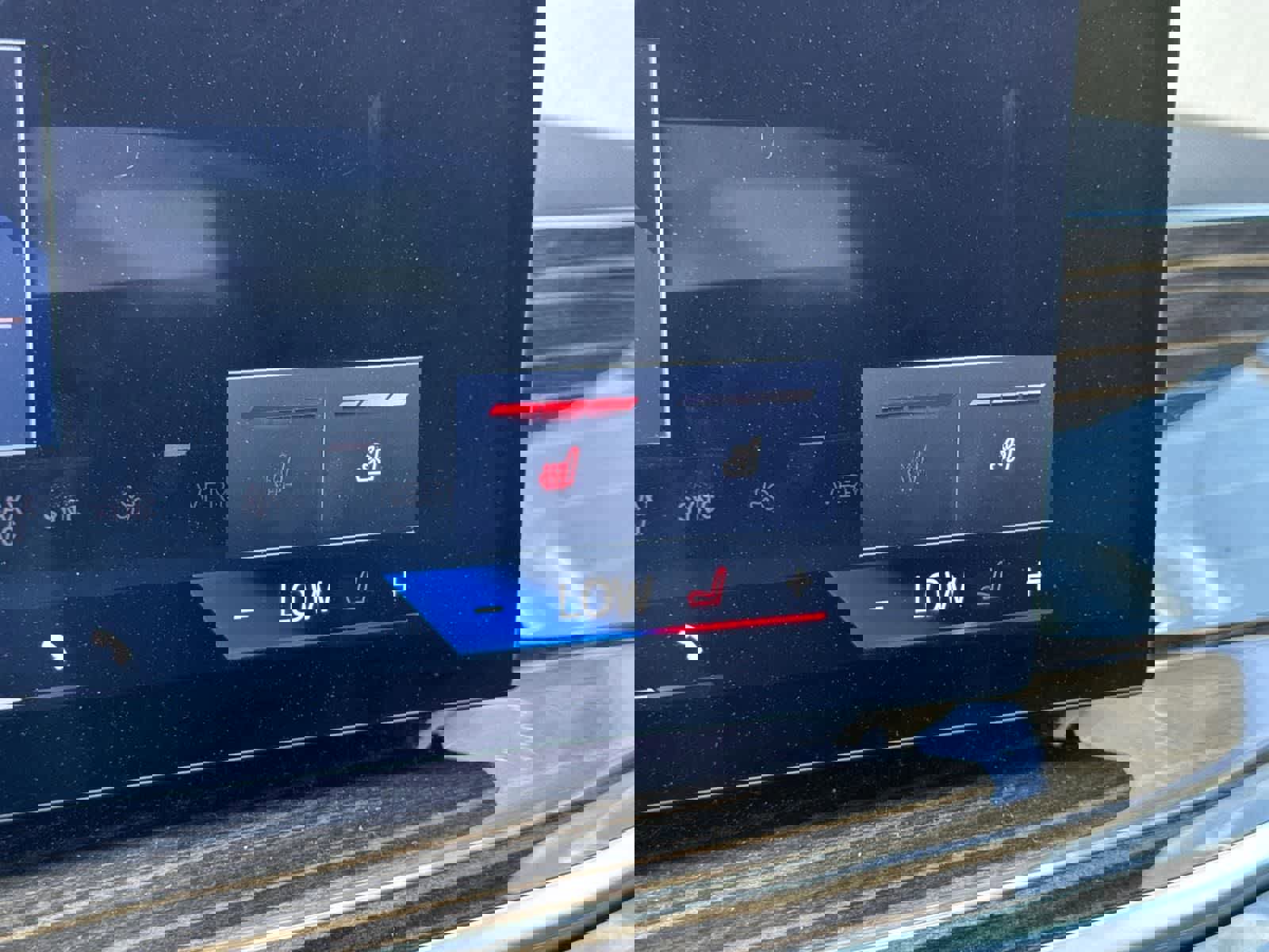 Used 2024 BMW X5 xDrive50e image 20