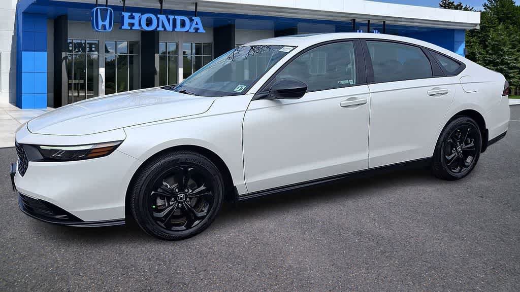 Certified 2025 Honda Accord SE image 4