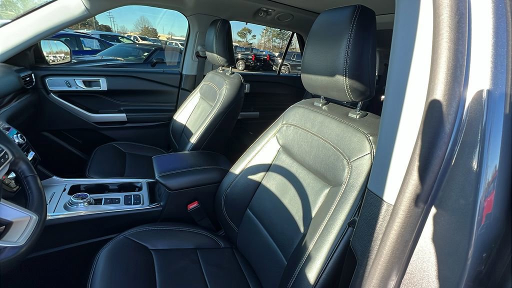 Used 2022 Ford Explorer Limited w/ Equipment Group 301A image 14