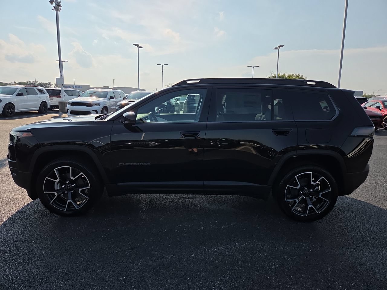 New 2026 Jeep Cherokee Overland w/ Advanced Pro Tech Group AWD/4WD image 28