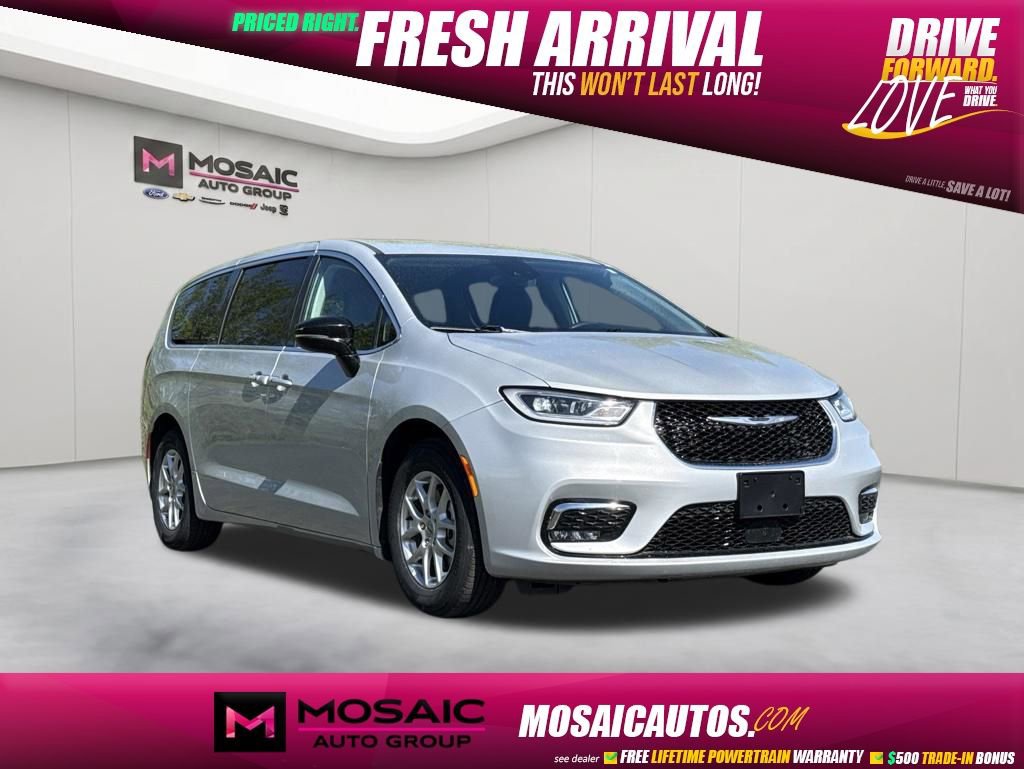 Used 2024 Chrysler Pacifica Touring-L