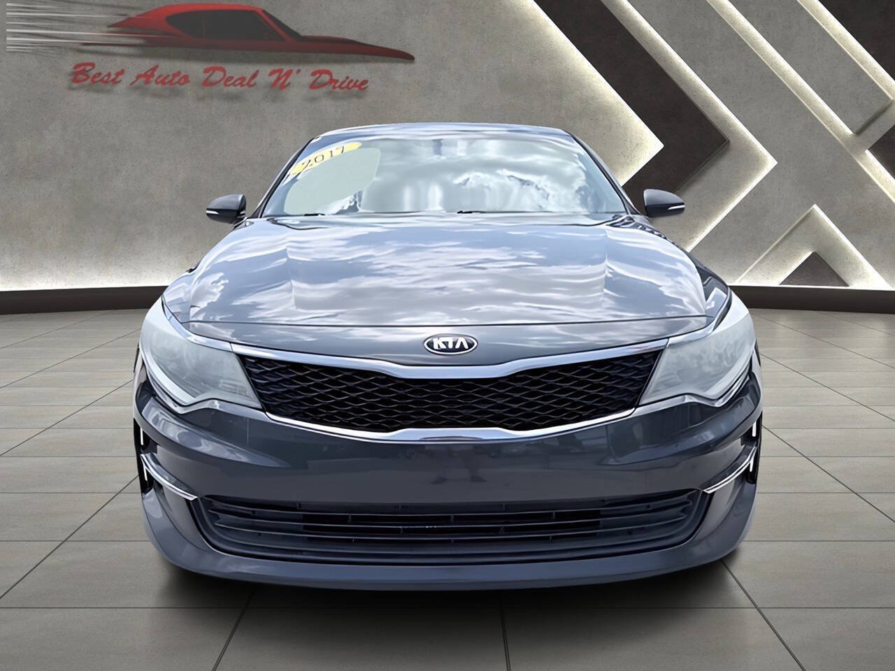 Used 2017 Kia Optima LX w/ Convenience Package FWD image 4