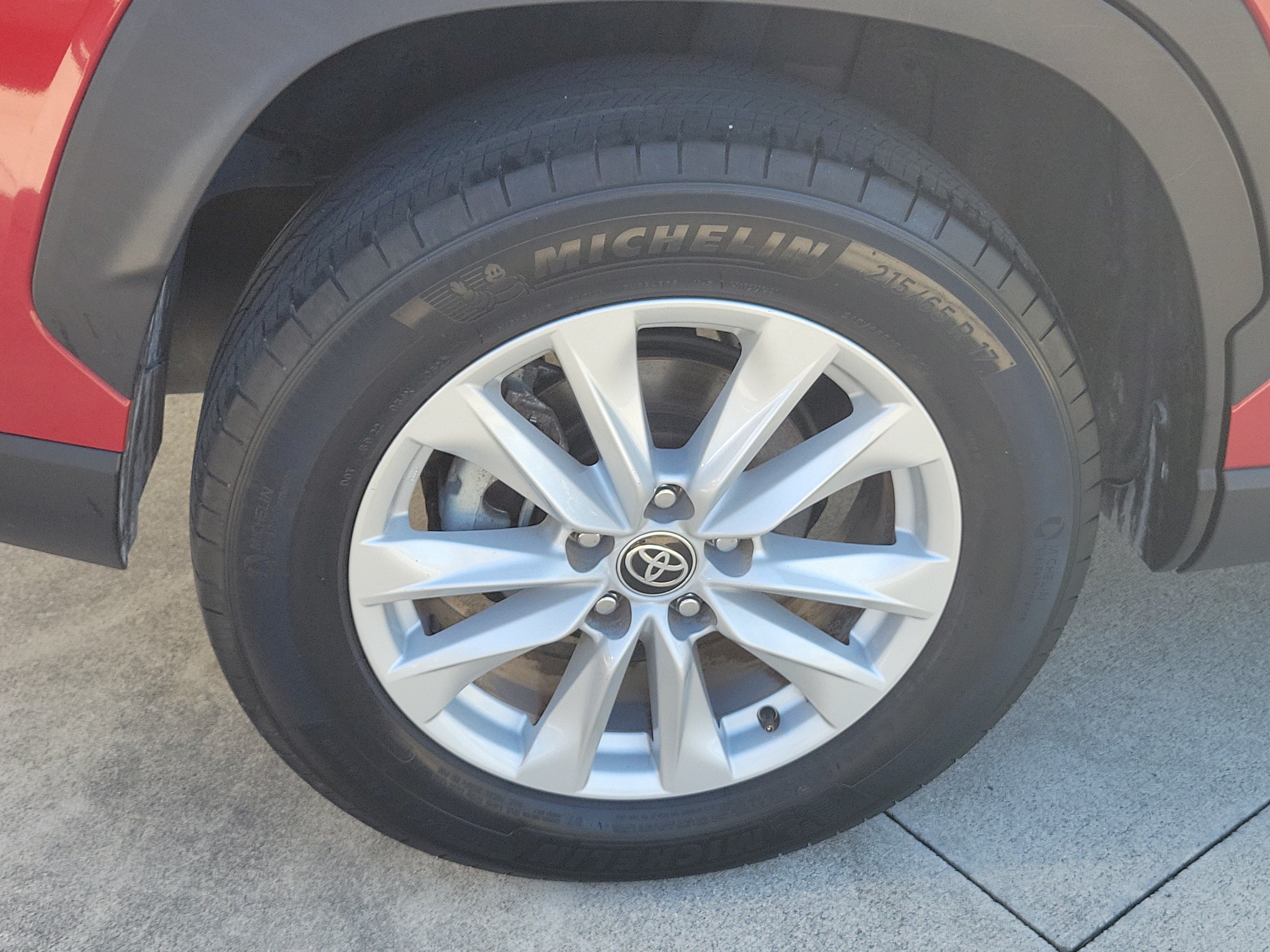 Used 2022 Toyota Corolla Cross LE FWD image 8